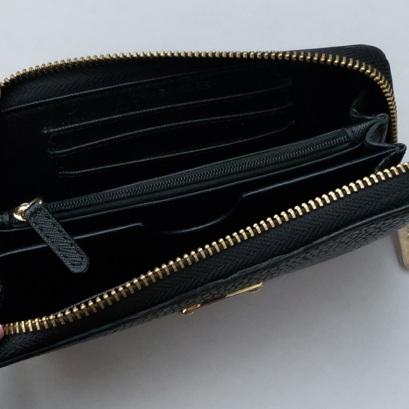 Michael Kors Wallet - Picture 2 of 6